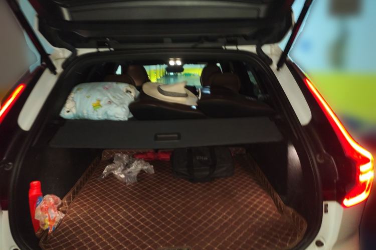 Used Volvo XC60 New Energy 2023 T8 Plug-in Hybrid Long-Range All-Wheel Drive Smart & Luxurious Enjoyment Edition Trunk