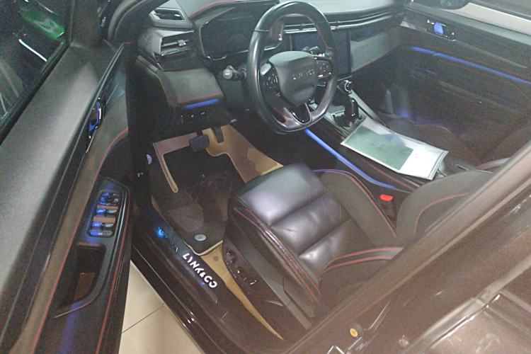 Used Lynk & Co 05 2020 2.0TD Four-Wheel Drive HypeHalo Driver Seat