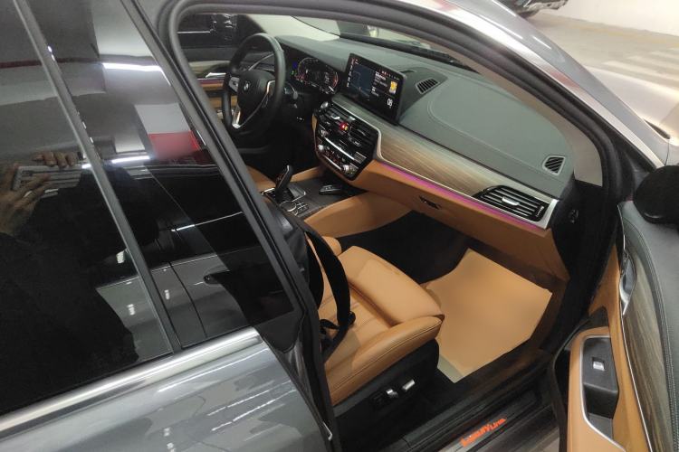 Used BMW 6 Series GT 2022 630i Luxury Design Package Right Front Seat