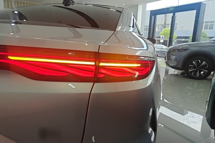 Used BYD Han L 2025 EV Four-Wheel Drive LiDAR Flagship Model
