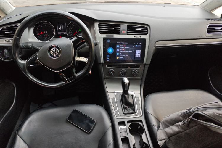 Used Volkswagen Golf 2015 1.4TSI Automatic Comfort Model Center Console