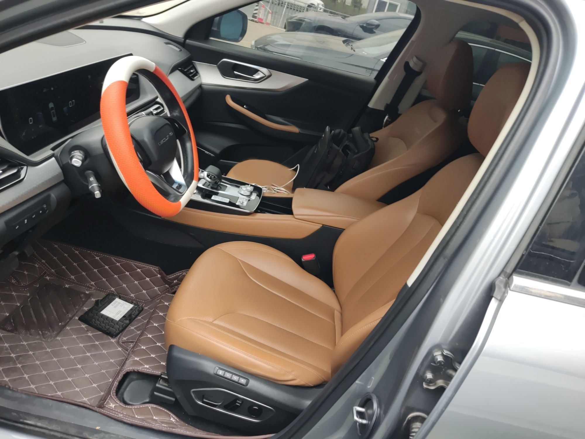 Переднее сиденье в автомобиле