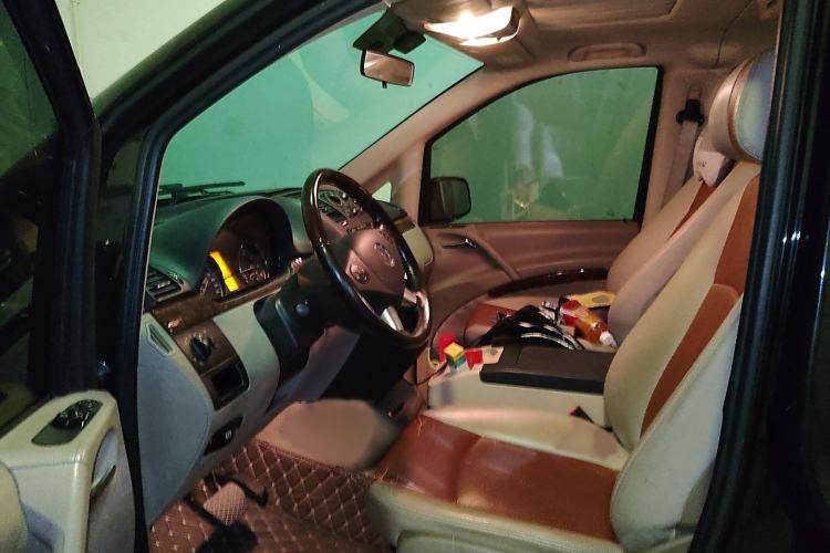 Used Mercedes-Benz Viano 2013 3.0L Navigator Edition
