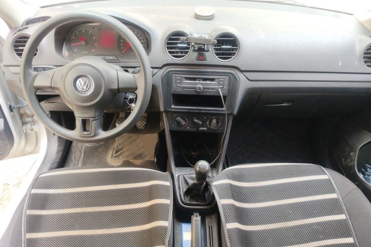 Used Volkswagen Jetta 2013 1.4L Manual Fashion Model Center Console