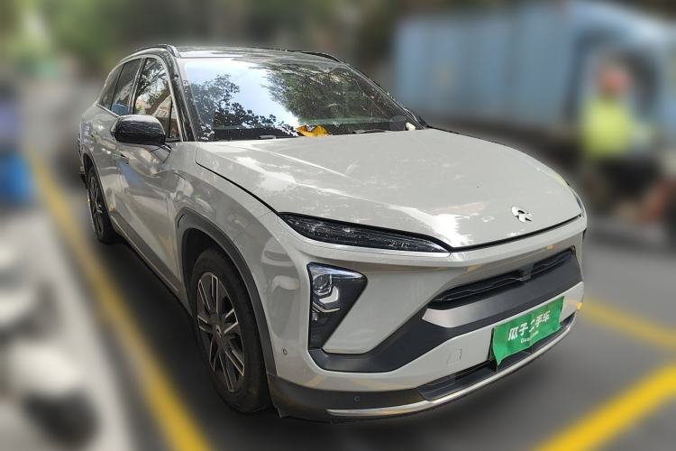 Used Nio ES6 2022 75 kWh Sport Edition Front Right 45 Deg