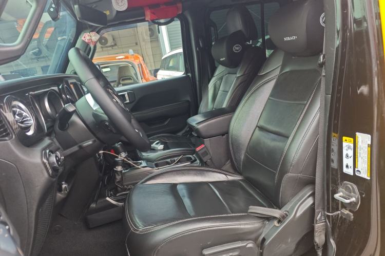 Used Jeep Wrangler 2018 2.0T Sahara Four-Door Edition
