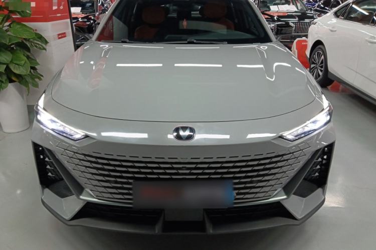 Used CHANGAN UNI-V 2022 1.5T Prestige Version