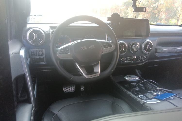 Used BAIC Off-Road BJ40 2022 2.0T Automatic Four-Wheel Drive Business Edition Steering Wheel