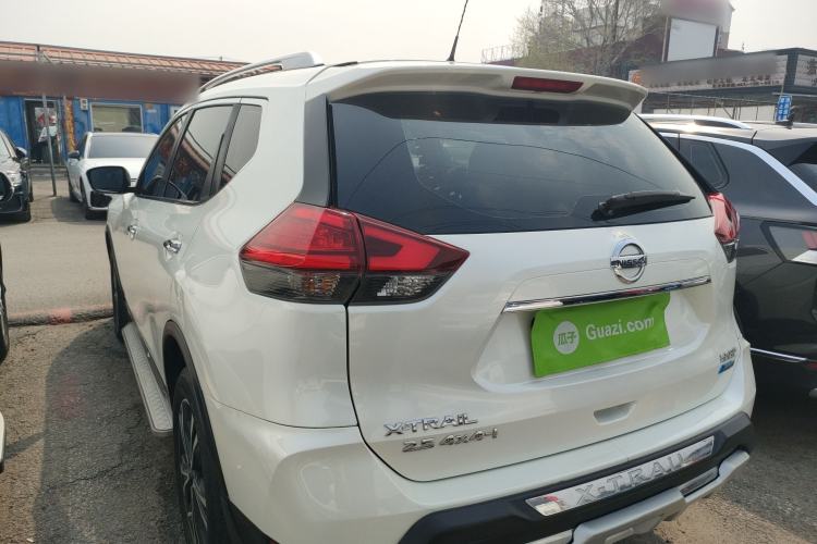 Used Nissan X-Trail 2017 2.5L CVT Luxury Edition 4WD Rear Left 45 Deg