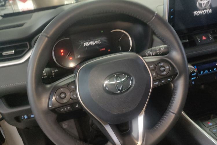 Used Toyota RAV4 2021 2.0L CVT 4x4 Style PLUS Edition Steering Wheel