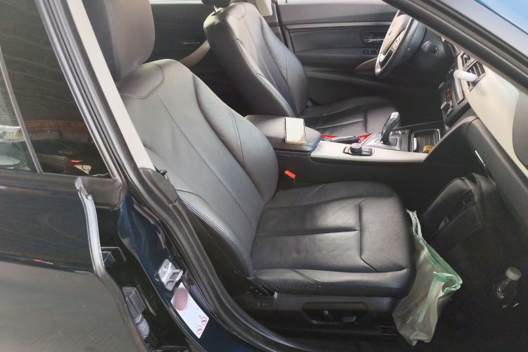 Used BMW 3 Series GT 2013 320i Leading Model