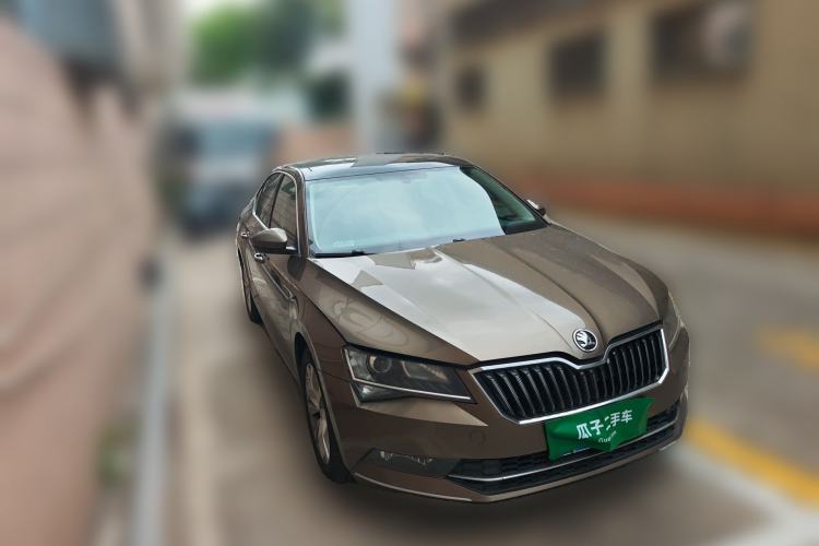 Used Skoda Superb 2018 TSI280 DSG Comfort Edition China V Standard Front Right 45 Deg