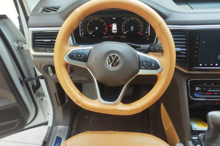 Used Volkswagen Viloran 2020 330TSI Business Edition Steering Wheel