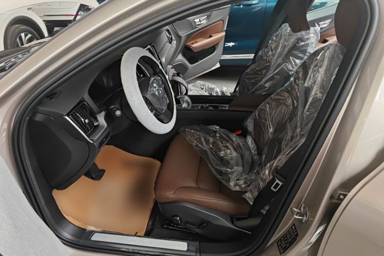 Used Volvo S60 2026 Model B4 Zhiyi Luxury Edition