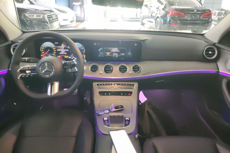 Used Mercedes-Benz E-Class 2021 E 300 L Sport Luxury Edition Center Console