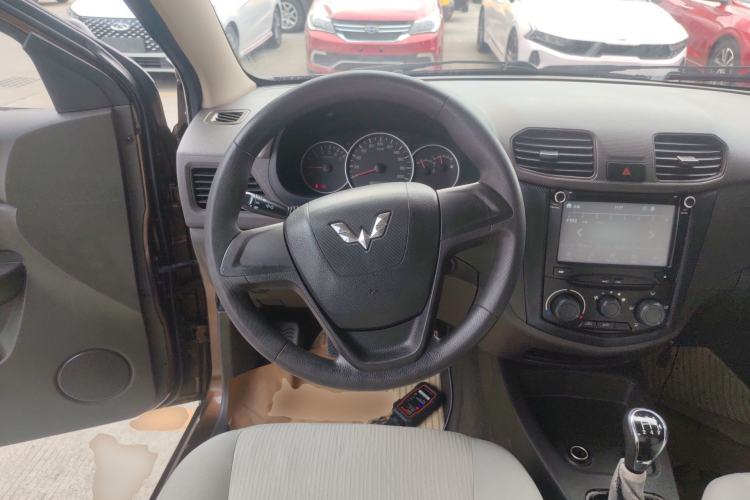 Used Wuling Hongguang 2015 1.2L S Base Model China V Standard
