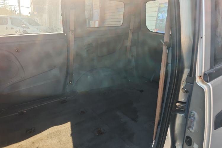 Used Dongfeng Shuaike 2013 Facelift 1.5L Manual Comfort 7-Seater China V Standard