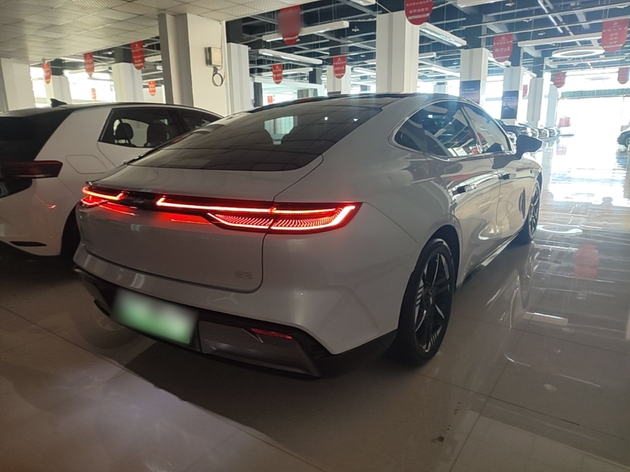 Geely Galaxy E8 2024 550 km Range Rear-Drive Dragon Edition — снимка 6