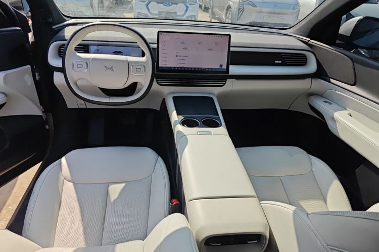 Used XPeng G6 2023 580 Long-Range Pro Interior 2