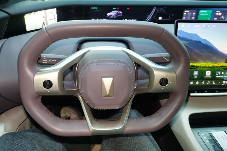 Used Avatr 12 2024 Updated Version 700 Three-Laser Rear-Wheel Drive Luxury Edition
