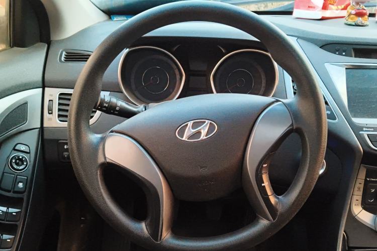 Used Hyundai Elantra (5th Generation / Langdong) 2016 1.6L Manual Luxury Model
