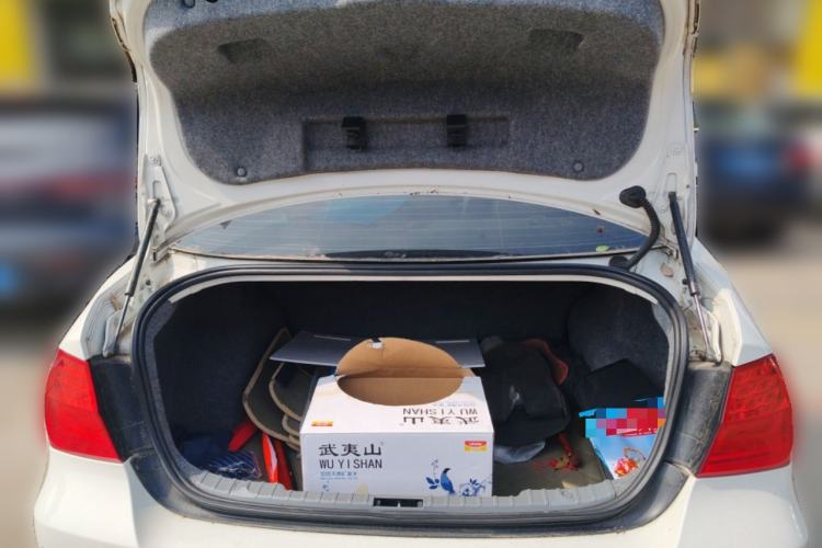 Used BMW 3 Series 2010 320i Luxury Model Trunk