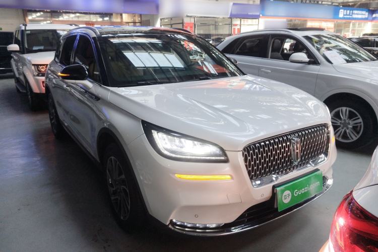 Used Lincoln Corsair 2021 2.0T Two-Wheel-Drive Luxury Edition Front Right 45 Deg