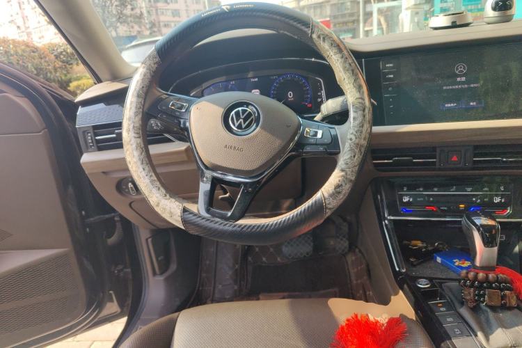 Used Volkswagen Passat 2020 Revised Version 330TSI Luxury Edition China VI Standard