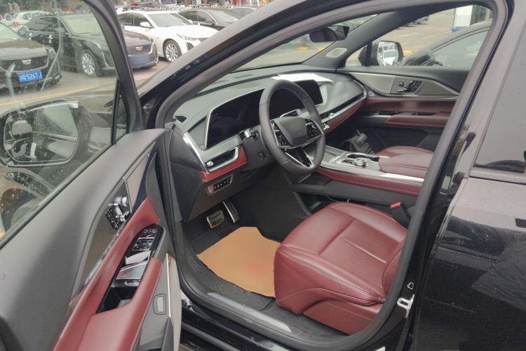 Used Cadillac XT5 2025 2.0T Platinum Edition
