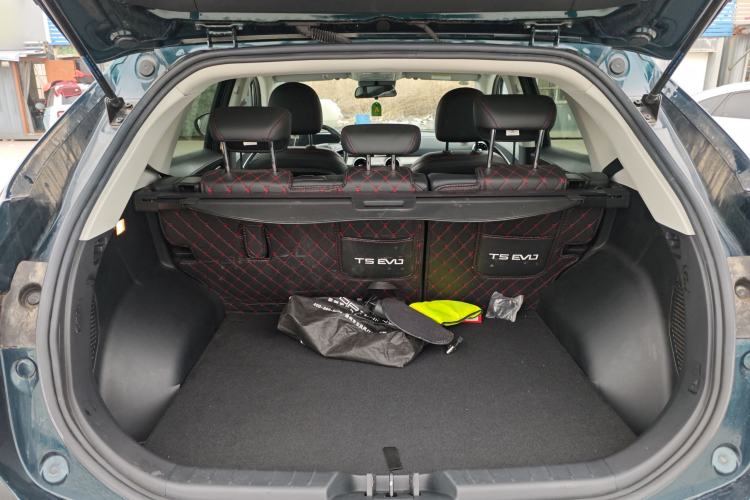 Used FORTHING T5 EVO 2021 1.5TD DCT Diamond Edition Trunk