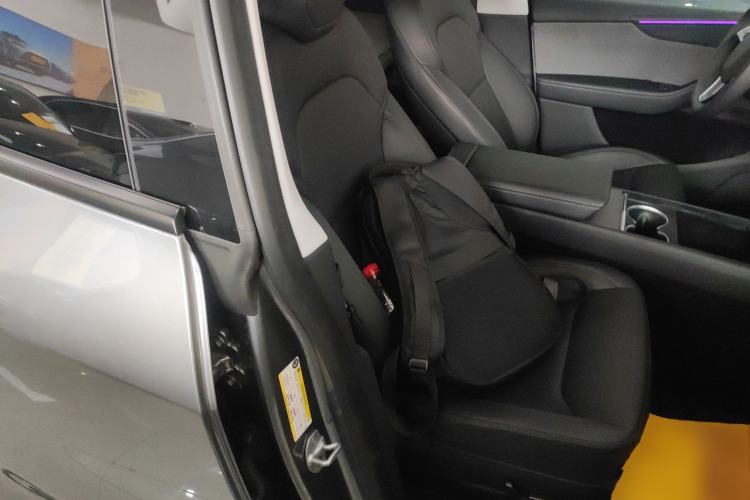 Used Tesla Model Y 2025 Rear-Wheel-Drive Version
