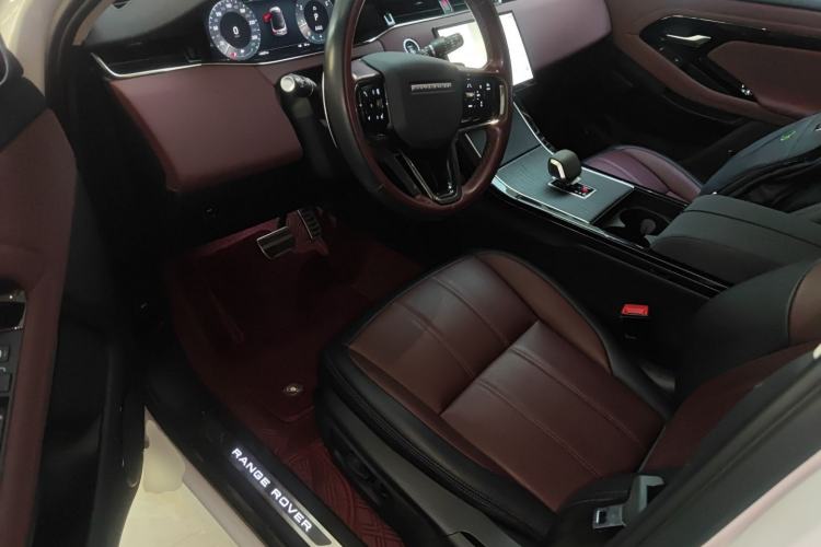 Used Land Rover Range Evoque 2024 Aurora L 249 PS Prestige Light-Chasing Edition Left Front Seat