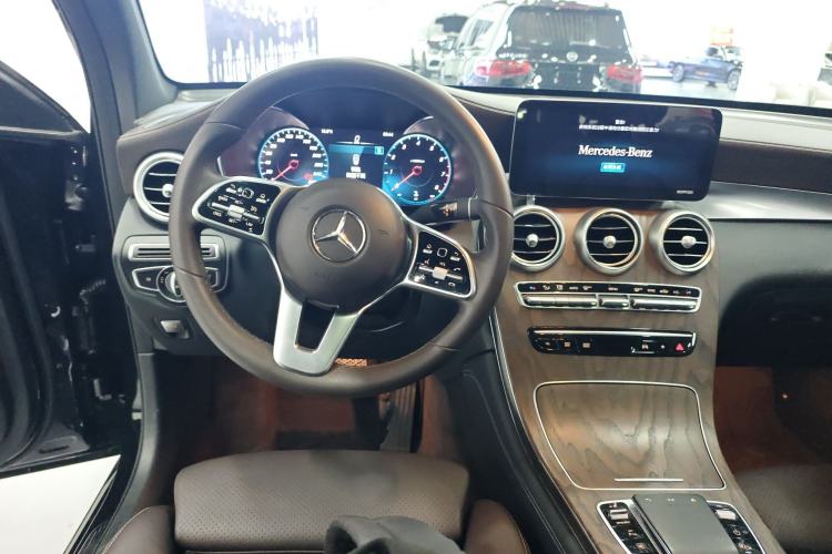 Used Mercedes-Benz GLC 2020 Facelift GLC 260 L 4MATIC Luxury Edition
