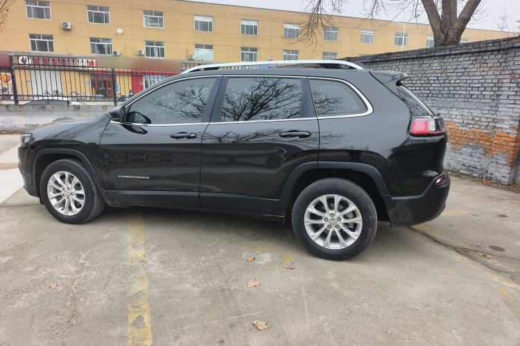 Used Jeep Cherokee 2019 2.0T Two-Wheel Drive Smart Enjoyment Version China VI