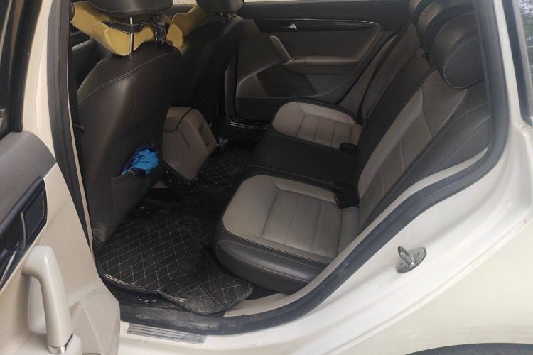 Used Volkswagen Gran Lavida 2013 1.6L Manual Comfort Model