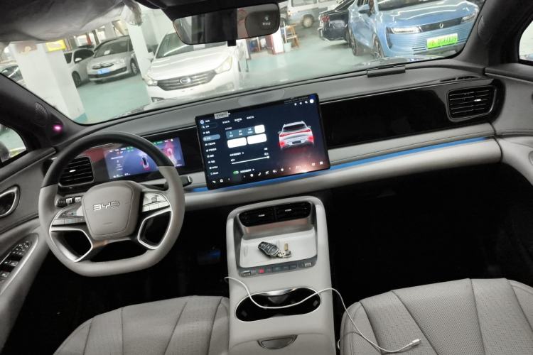 Used BYD Sealion 06 New Energy 2025 Model EV 605 Navigation Pro Edition Center Console