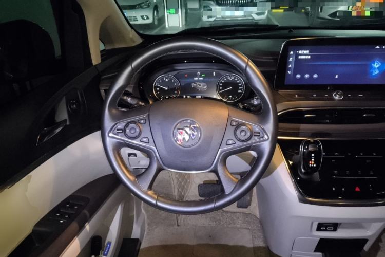 Used Buick GL8 2022 Land Business Class 652T Luxury Model
