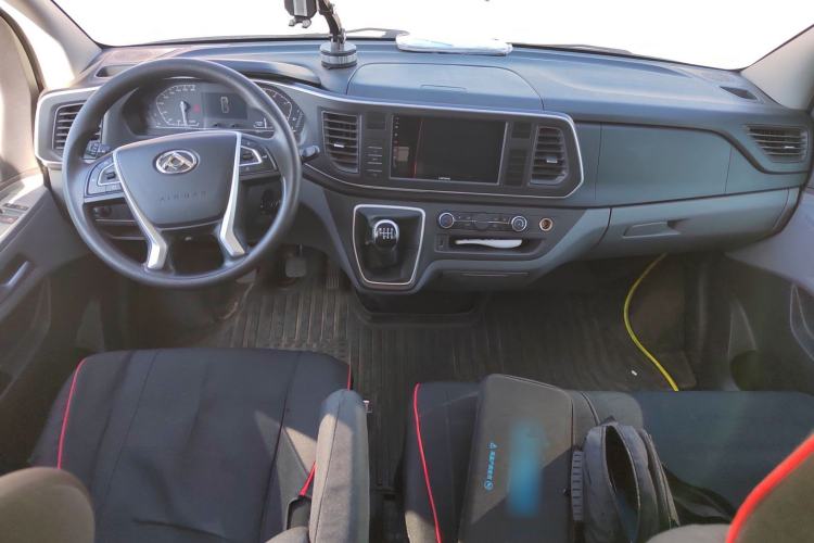 Used SAIC MAXUS Xintu V80 2025 PRO Aoyuntong 2.0T Manual Long Wheelbase Mid-Height 6/7/8/9-Seater
