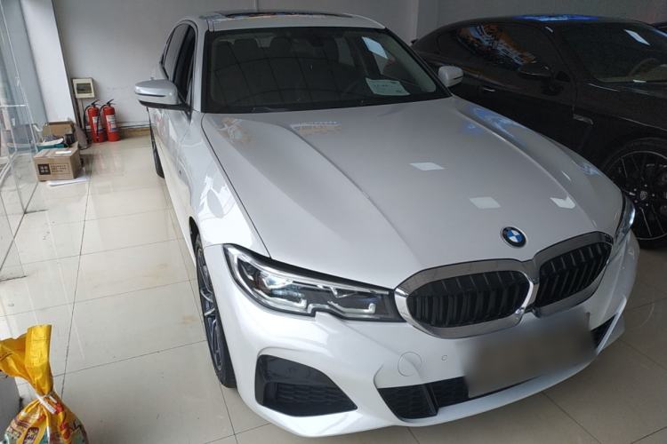 Used BMW 3 Series 2020 320Li M Sport Package Front Right 45 Deg