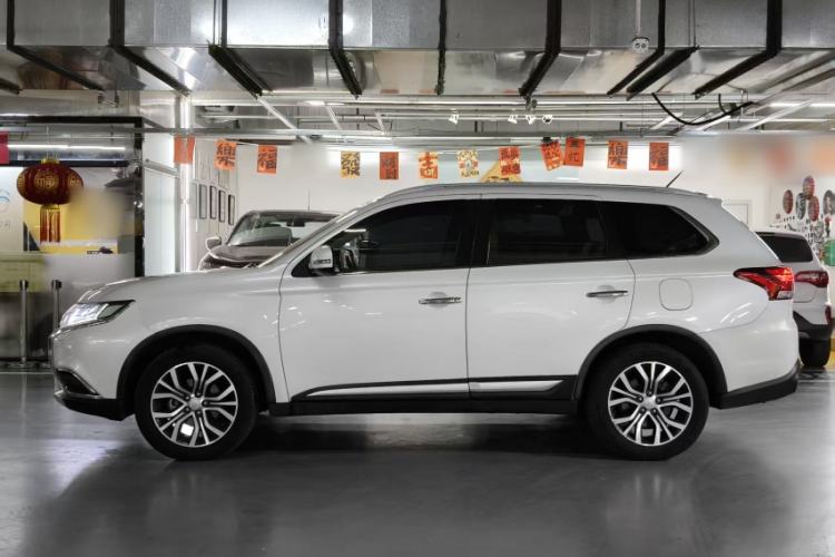 Used Mitsubishi Outlander 2016 2.4L 4x4 Elite Edition 5 Seats
