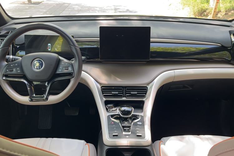 Used BYD Song Pro New Energy 2024 HONOR Edition DM-i 71KM Navigation Model Center Console