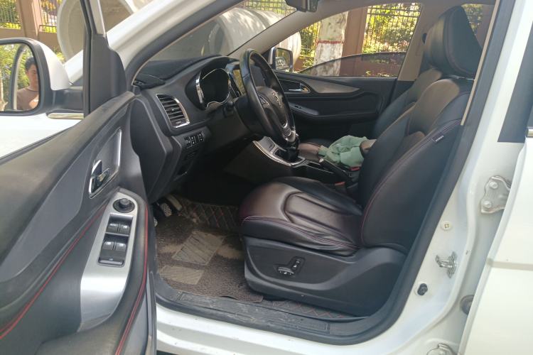 Used Baojun 560 2015 1.8L manual luxury version