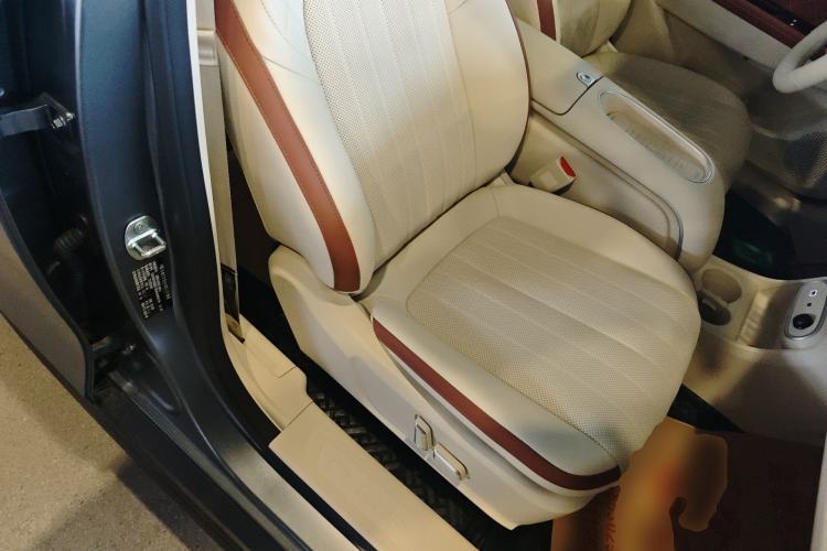 Used ORA Good Cat GT 2025 Model, Mulan Edition, 430km Prestige Version
