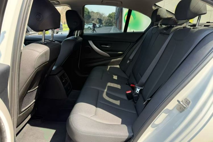 Used BMW 3 Series 2015 320i Luxury Line Stylish Edition