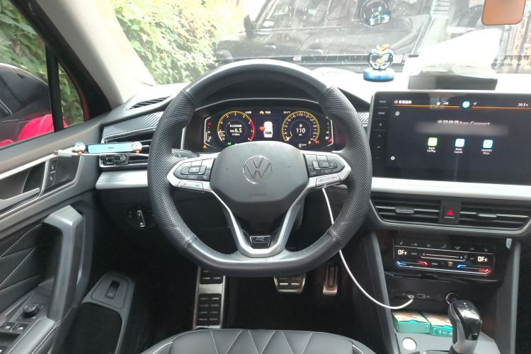 Used Volkswagen Tiguan L 2025 Model Outstanding Version 330TSI Automatic Two-Wheel Drive R-Line Longyao Edition Steering Wheel