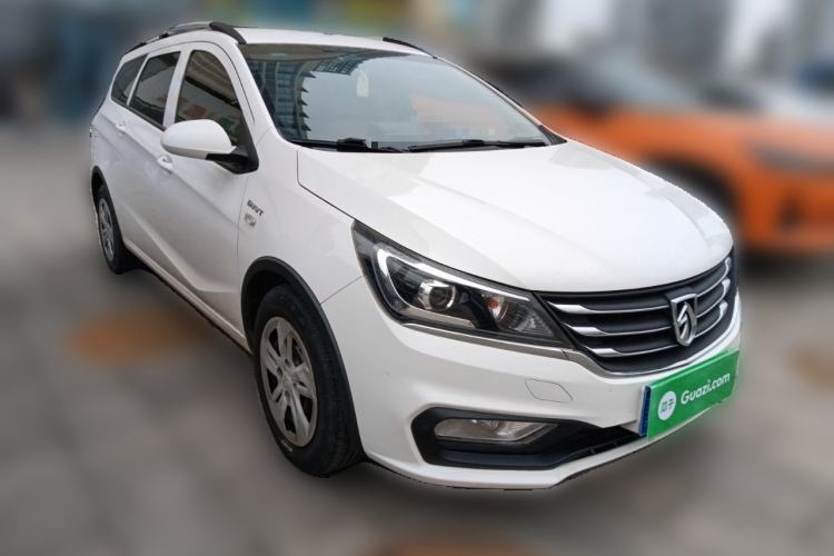 Used Baojun 310W 2017 1.5L Manual Comfort Version China VI Emission Standard
