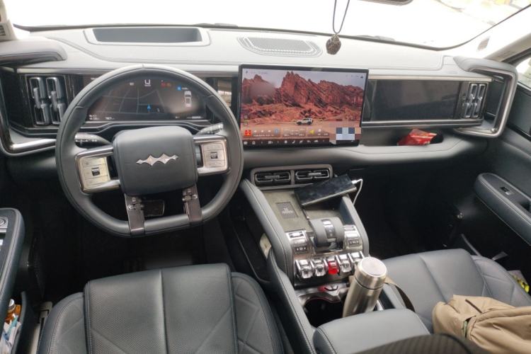 Used Formula Leopard 5 2023 Navigator Edition Center Console