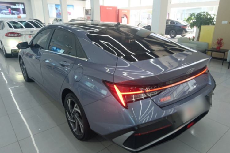 Used Hyundai Elantra 2023 1.5L CVT LUX Prestige Edition Exterior 2