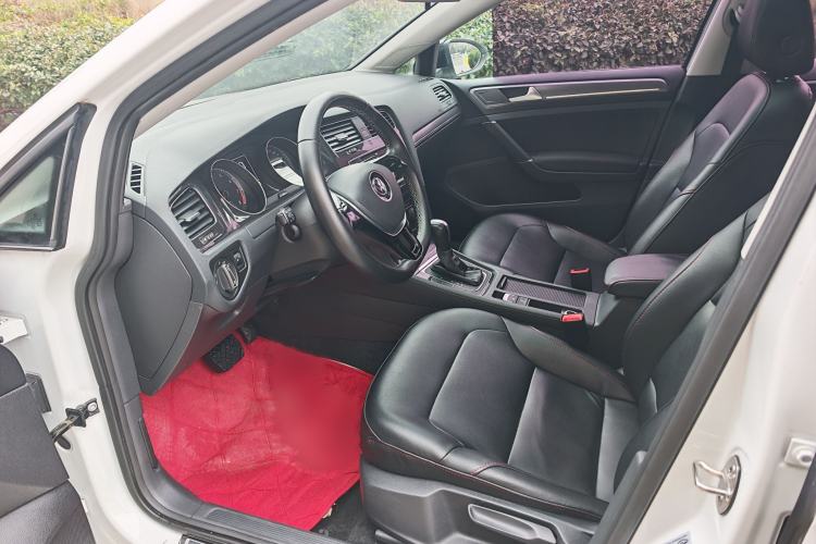 Used Volkswagen Golf 2017 230TSI Automatic Comfort Edition – Celebrating Milestone of One Million Units
