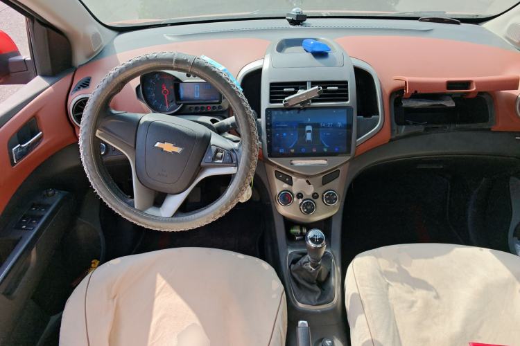 Used Chevrolet Aveo Sonic 2011 Sedan 1.4L Manual Transmission SE